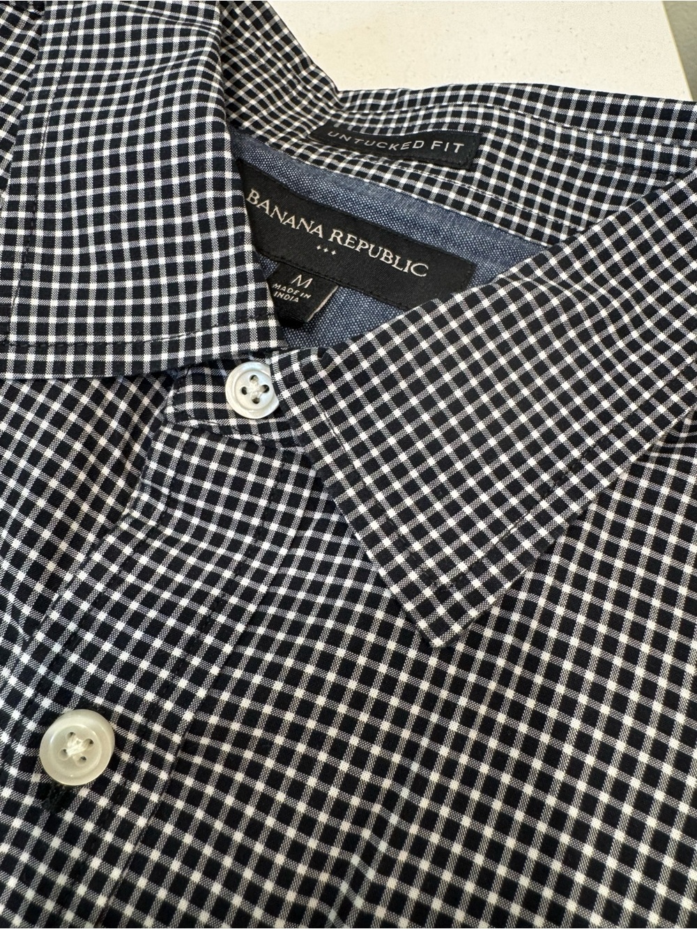 Banana Republic Men’s Black and White Check Button-Down Shirt medium